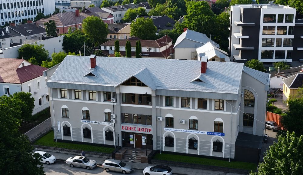 Нові офіси для б'юті сфери. Залишилось лише 2. Офіси з водою. ЦЕНТР міста! Комунальні вже враховані в ціні.