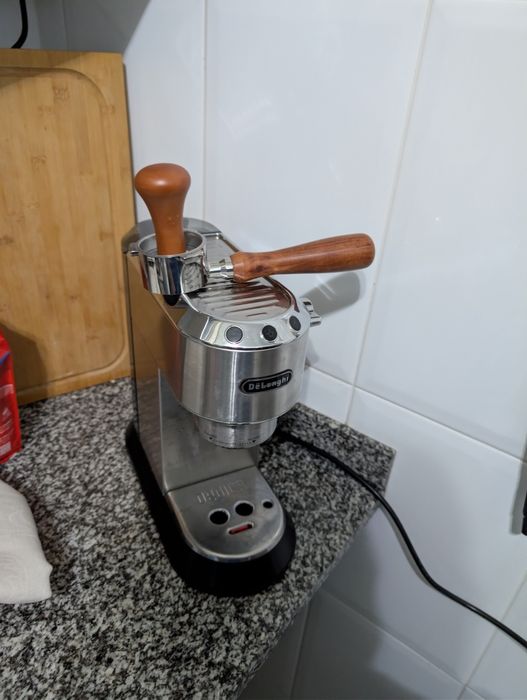 Maquina café Delonghi com manípulo barista Pro