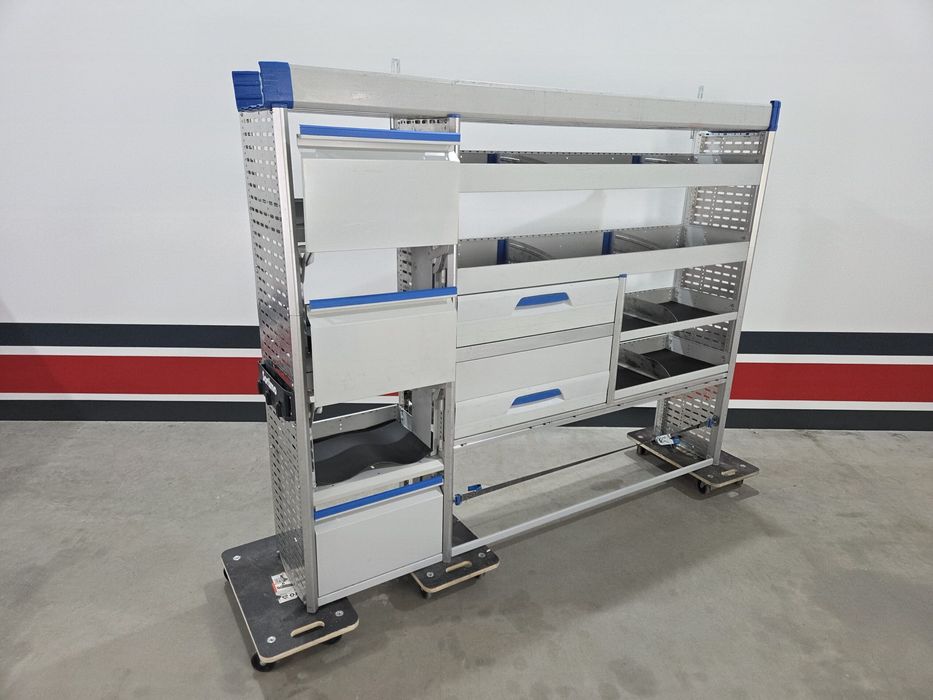 Zabudowa busa serwisowa warsztatowa CRAFTER SPRINTER TRANSIT MAN TGE IVECO