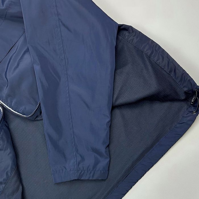 Вітровка від Prada