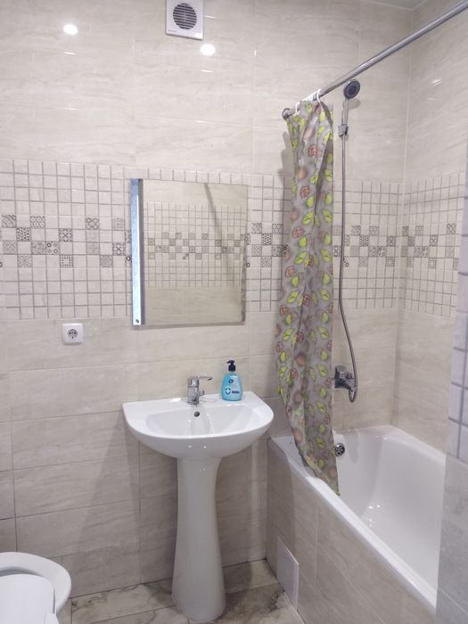 Подобова  і погодинна оренда! 1-2 к.,Галицька,  Обл.лік., АС2 .