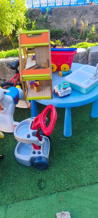 brinquedos variados