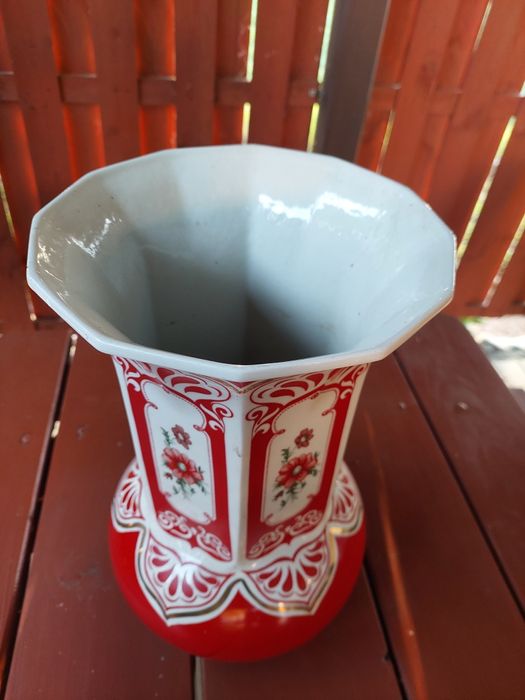 Porcelanowy wazon chodzież vintage ręcznie malowany