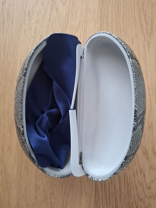 Etui na okulary przeciwsłoneczne  Nowe.