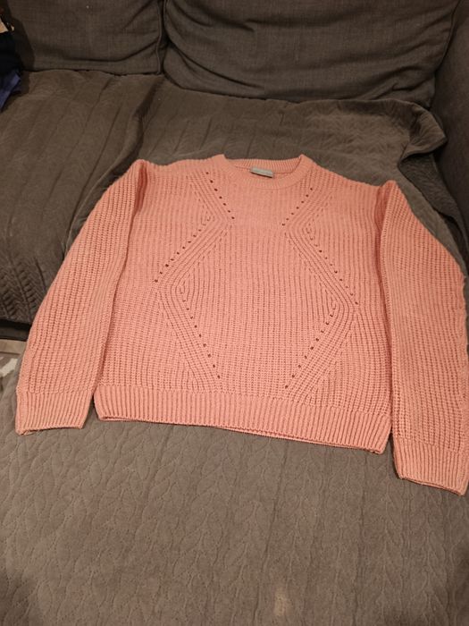 Sweter dziewczęcy w rozmiarze 146/152