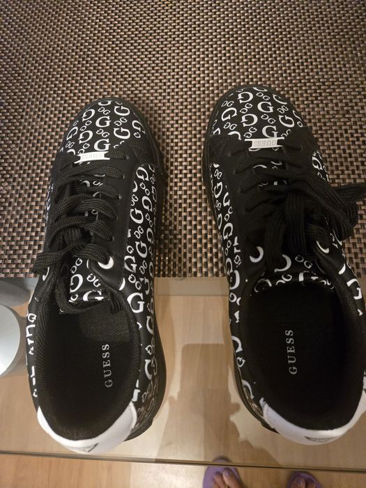 Nowe tenisówki guess