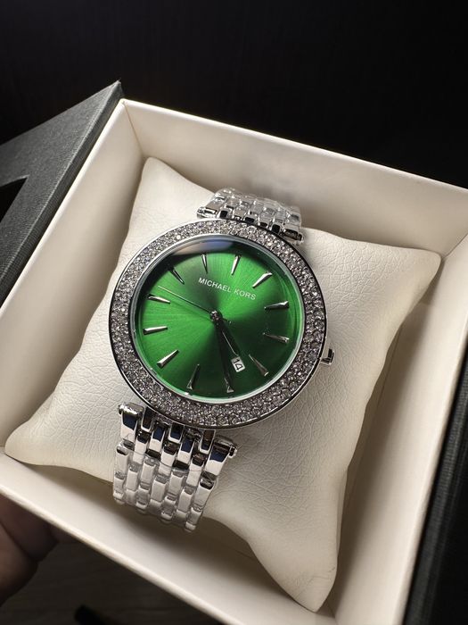 Годиник жіночий кварцевий