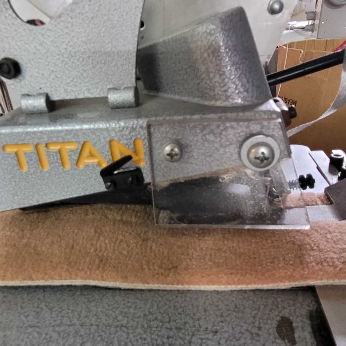 owerlok titan maxiket do dywanikow samochodowych,grube szycie