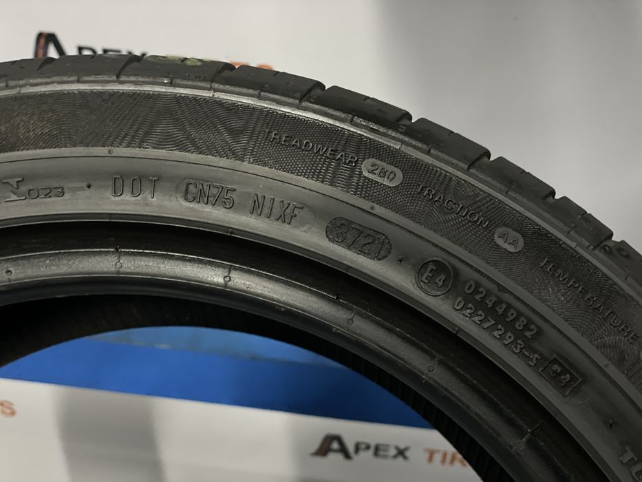 Продам пару літніх шин Continental 215/45 R16
