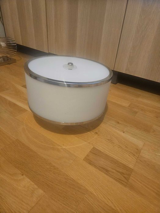 sufitowa oprawa plafonowa z odsadzeniem