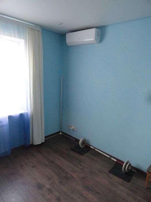 Здаю свою трикімнатну квартиру в 10 хв. пішки від метро