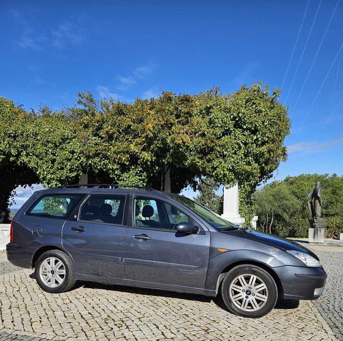 Carrinha Ford focus familiar, revisão feita