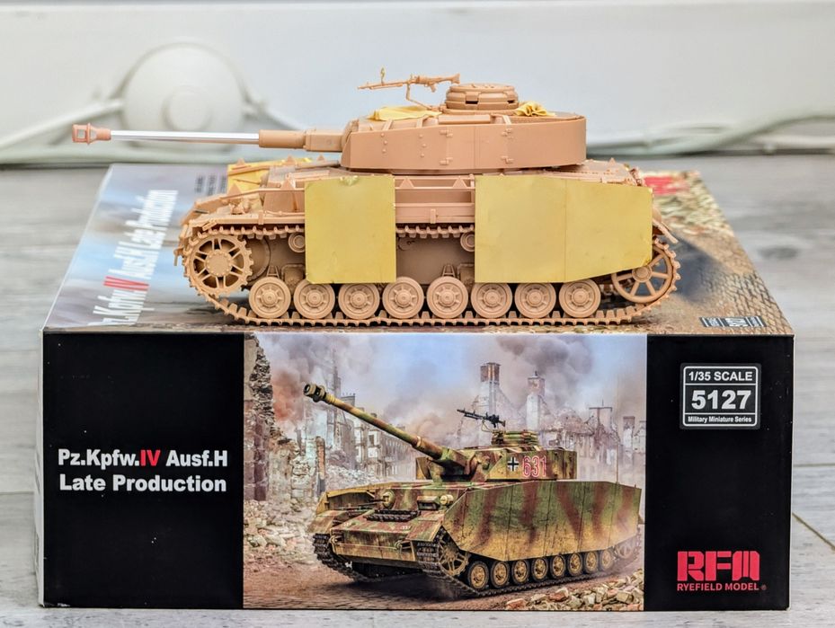 Ryefield 5127 Pz.Kpfw.IV aufs.H Late 1/35 RFM model