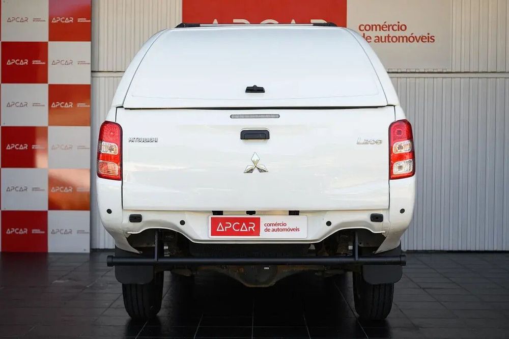 Mitsubishi L200 2.4 DI-D Club Invite Strakar Look 4WD