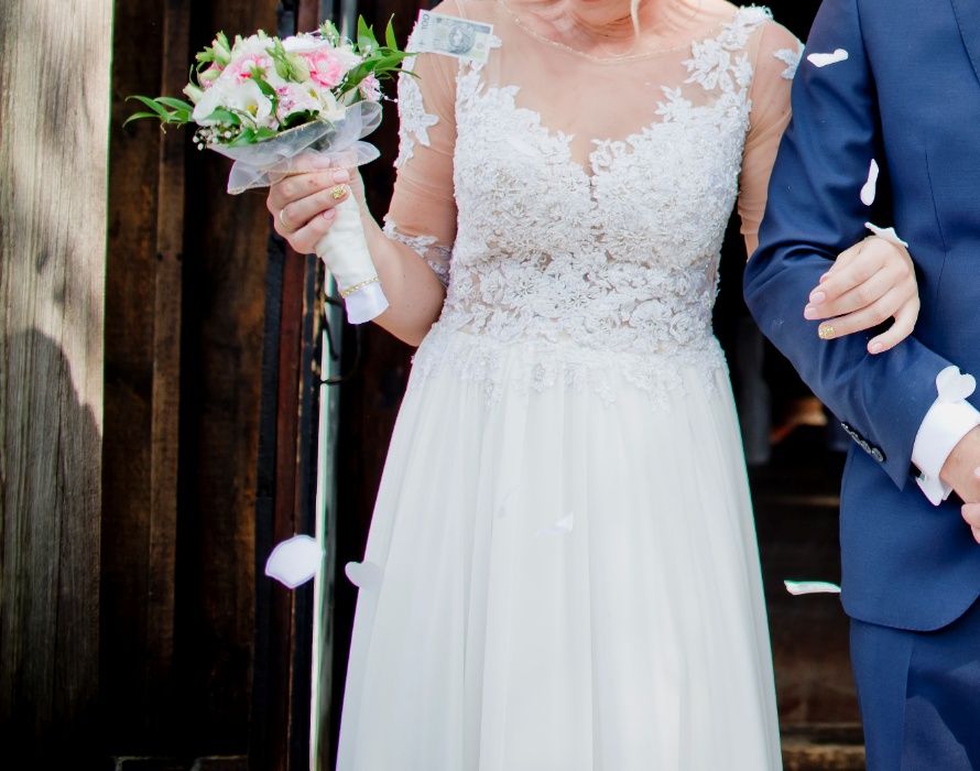 Piękna suknia ślubna