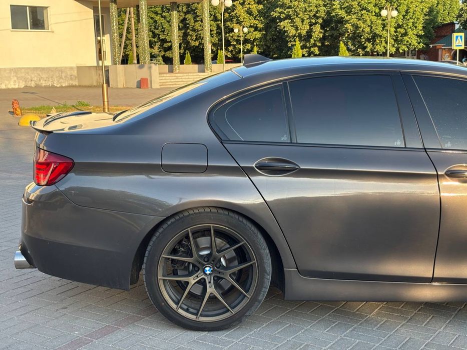 BMW F10 2012 рік ,БМВ Ф10 520i r19