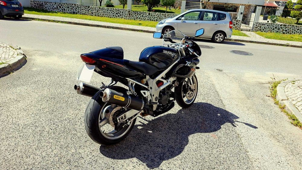 Vendo tl 1000s usada em bom estado