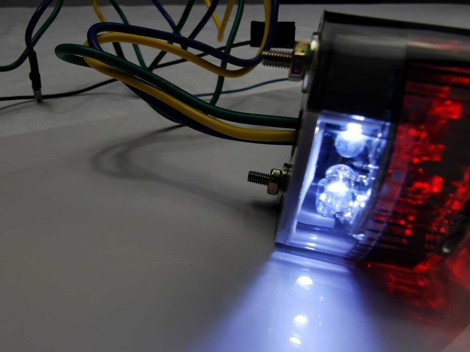 Lampa tylna LED DYMIONA Shark Nose podświetlanie tablicy