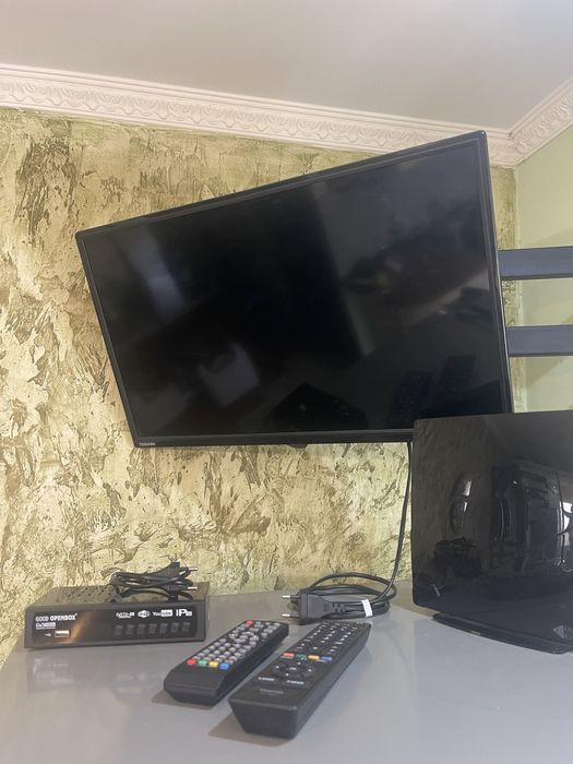 TOSHIBA телевізор 24 дюйм вхід під флешку ,тюнерТ2 ,антена ціна за все