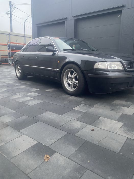 Продам Ауді а8 д2