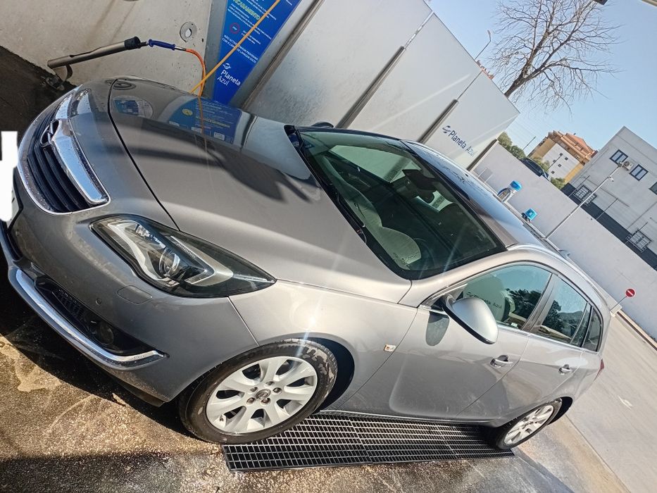 Vendo opel insigna sports tourer com 230000km  caixa automatica  motor 1.6 CDTI  136CV
