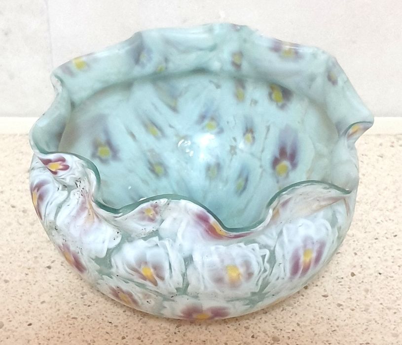 Lindissima antiga taça Millefiori em vidro Murano