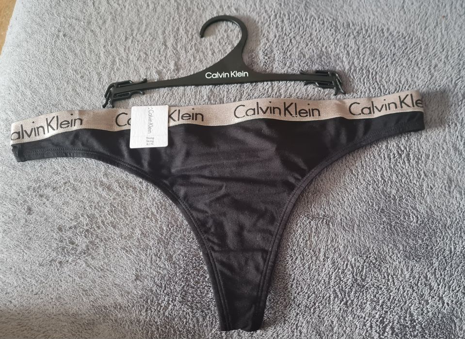 Stringi Calvin Klein L, XL