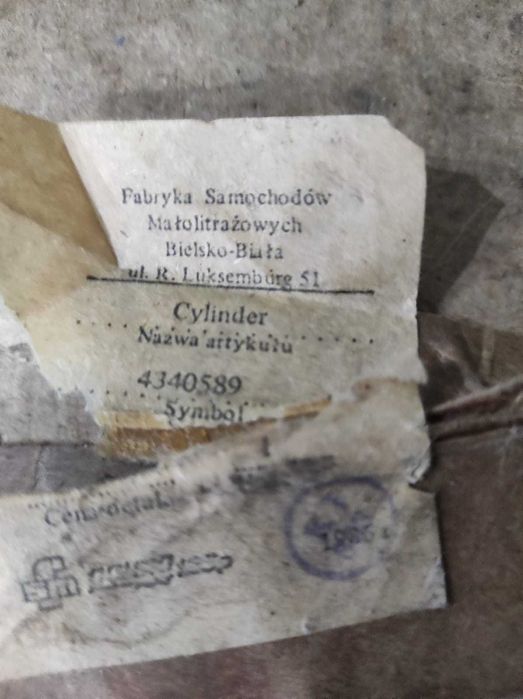 Różne oryginalne części do Fiata 126p "Maluch".