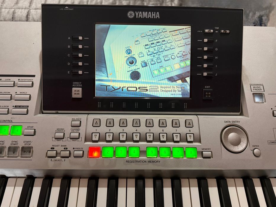 Teclado Yamaha Tyros 2