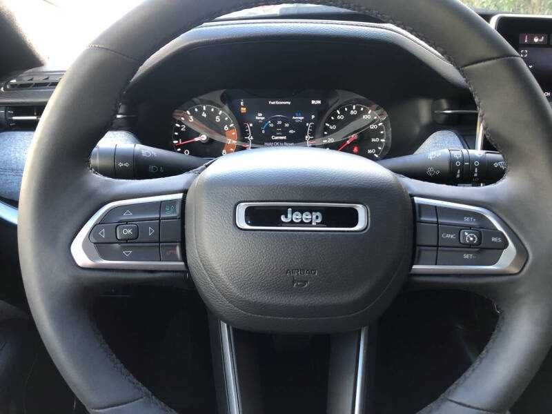 2023 Jeep Compass Latitude Lux