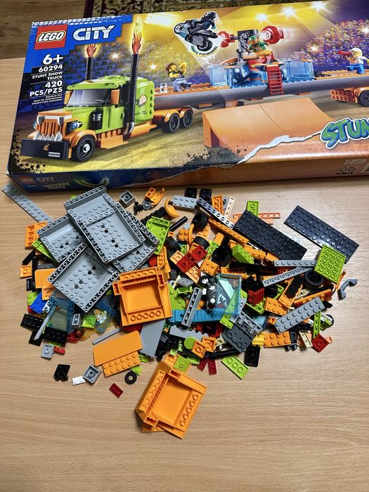 LEGO City Stuntz Вантажівка шоу каскадерів 420 дет. (60294)+бонус