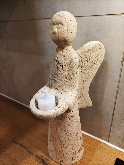 Piaskowy duży anioł