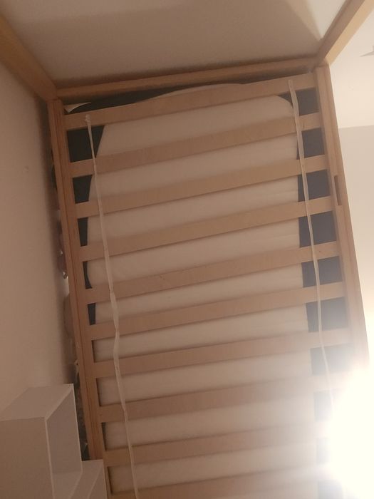 Łóżko drewniane na antresoli 100×200