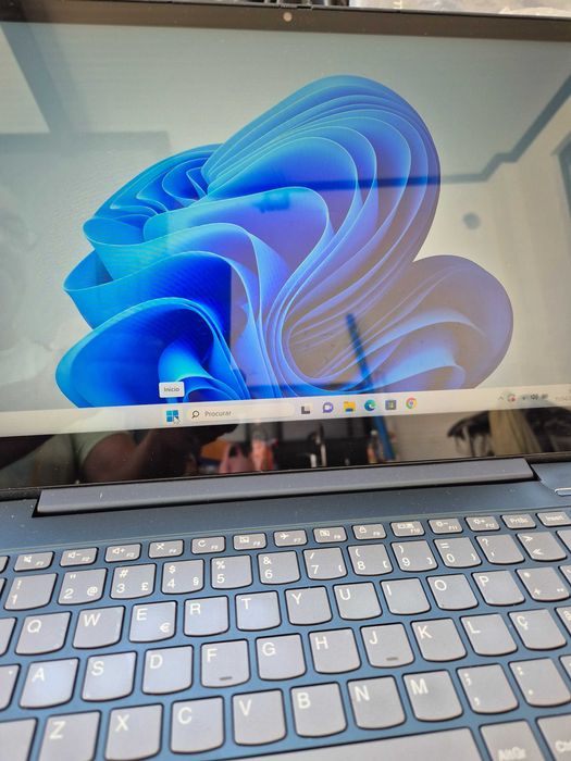 lenovo S540-14 processador i7-8565U, a funcionar corretamente