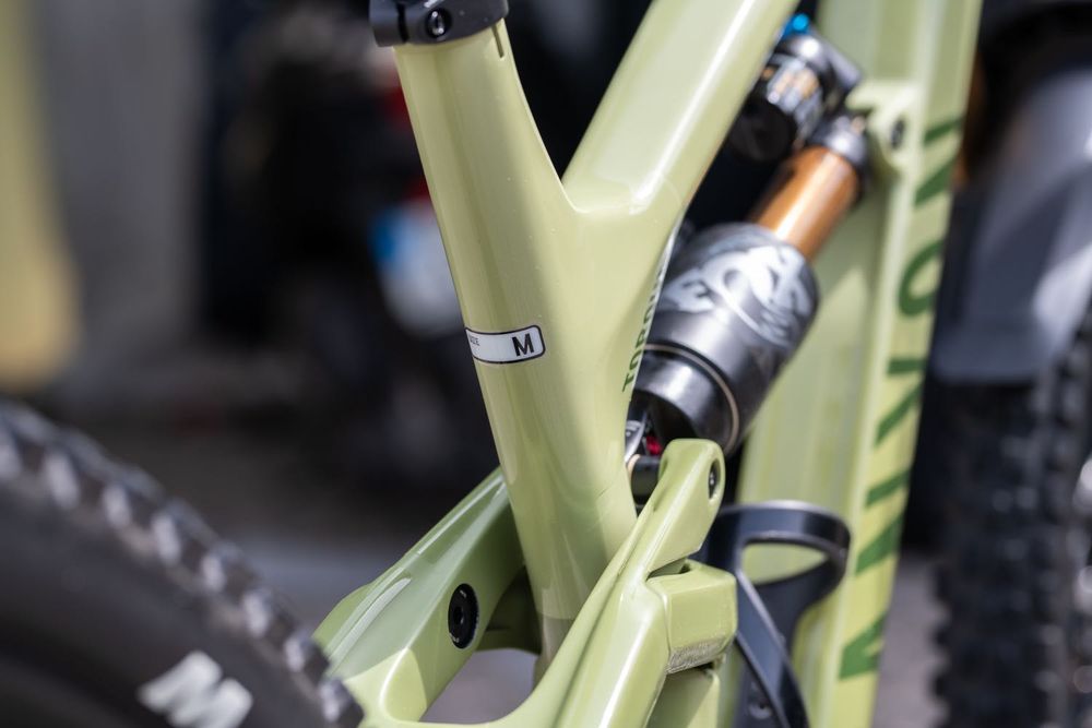 Canyon Torque Mullet CF 9 – Tamanho M – 2024