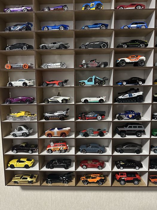 Полиця для машинок Hot Wheels