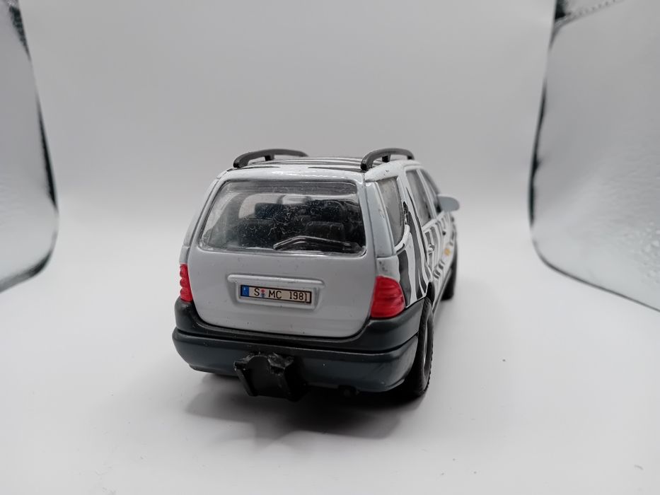 Samochodzik Welly . Mercedes