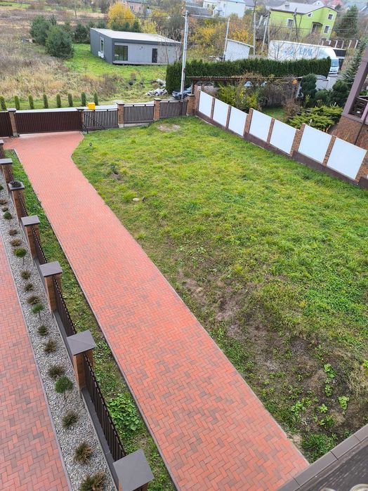 Продаж 255,8 м.кв. частина будинок-спарка, в селі Виннички, 15 км від