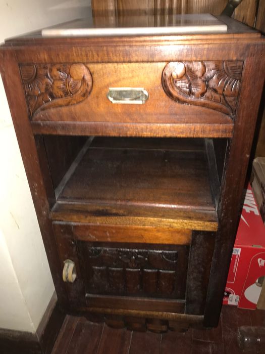 Móveis antigos interessantes