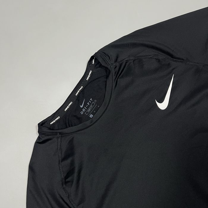 Чоловічий рашгард Nike Np Top Ls Tight BV5588-010