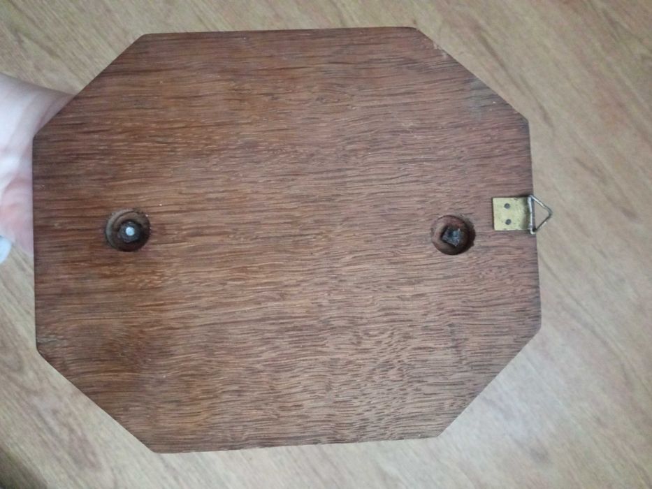 Płaskorzeźba Matka Boska mosiądz na drewnie