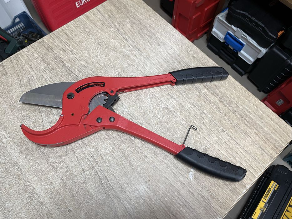 Rothenberger Rocut 75ТС Professional 52015 / ножниці для пластикових труб до 75 мм