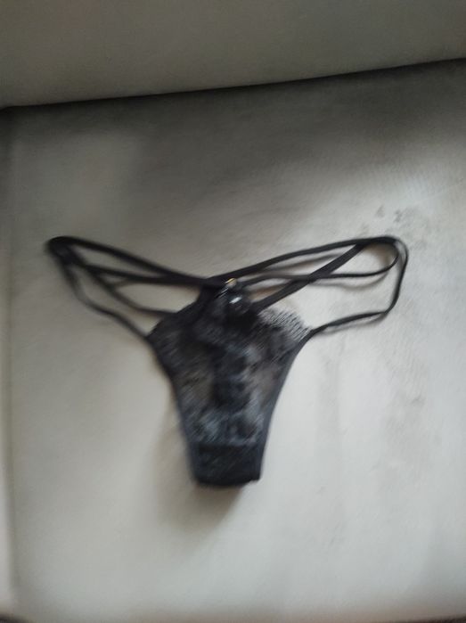 Stringi damskie  czarne