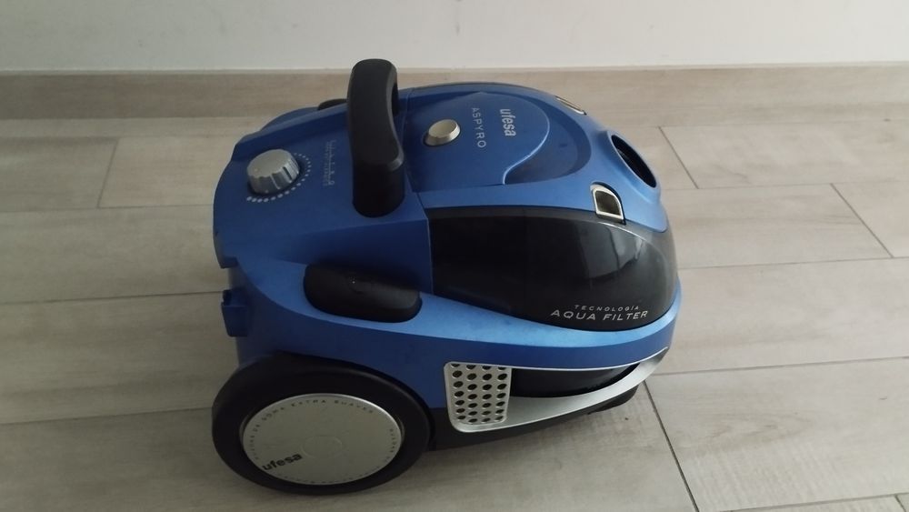 Aspirador ufesa aqua