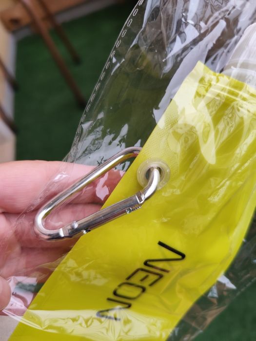 Garrafa de água neon