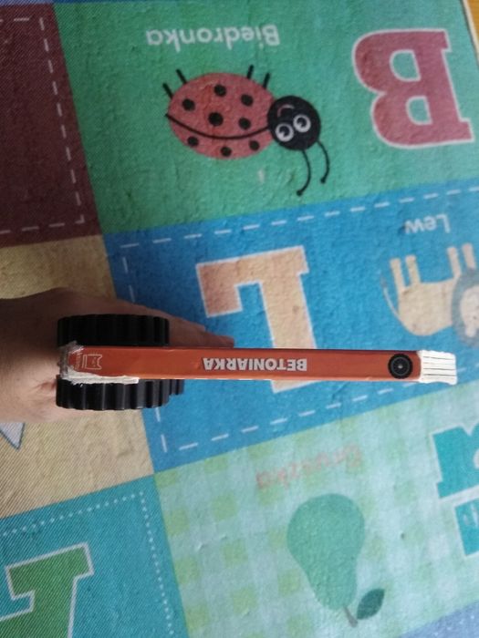 Książka pt. Betoniarka Świat na kółkach Anna Podgórska Aksjomat