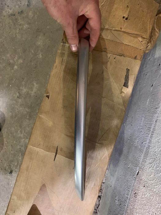 молдинг переднього бампера- реснічка Jeep grand cherokee 2021-