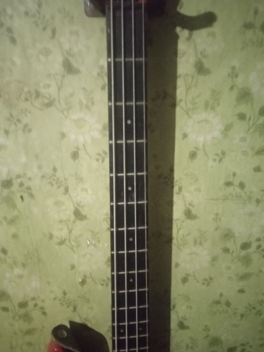 Продам бас-гитару Hohner