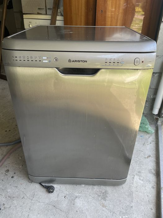 Zmywarka srebrna Ariston 60 cm