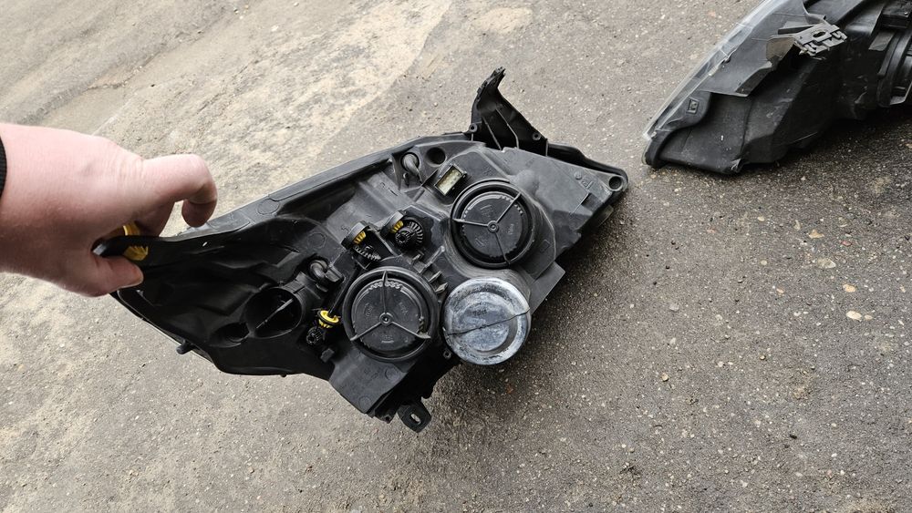 Lampa lewa prawa przód przednia h7 ciemna dymiona opel vectra c gts